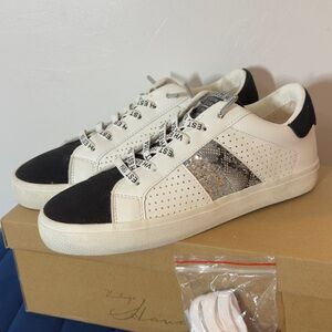 🆕 Vintage Havana Brynie Sneakers, New in Box, Size 8